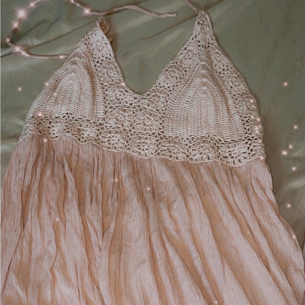 Light pink, flowwy loose dress , backless